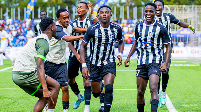 APR FC yatsinze Rayon Sports, irayanikira muri Shampiyona
