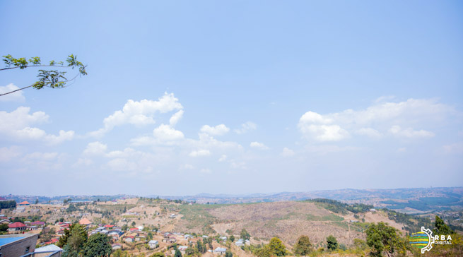 Nyanza: Hari abaturage bavuga ko bakigorwa no kubona serivisi z’ubutaka